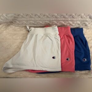 EUC-Women’s Champion Fleece Shorts w/ side pockets   
Size XL